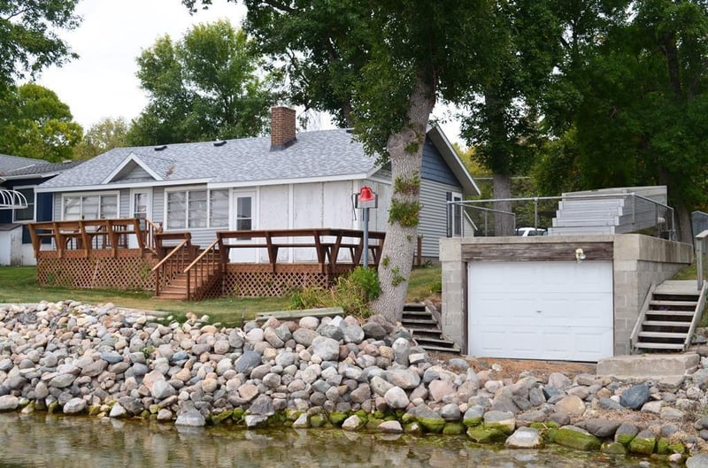 27569 N Shore Dr, Starbuck, MN 56381