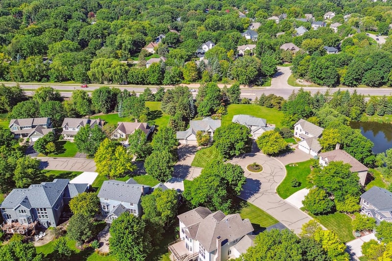 3345 Olive Ln N, Minneapolis, MN 55447