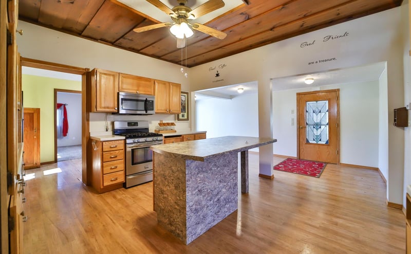 420 N Main St, Hewitt, MN 56453