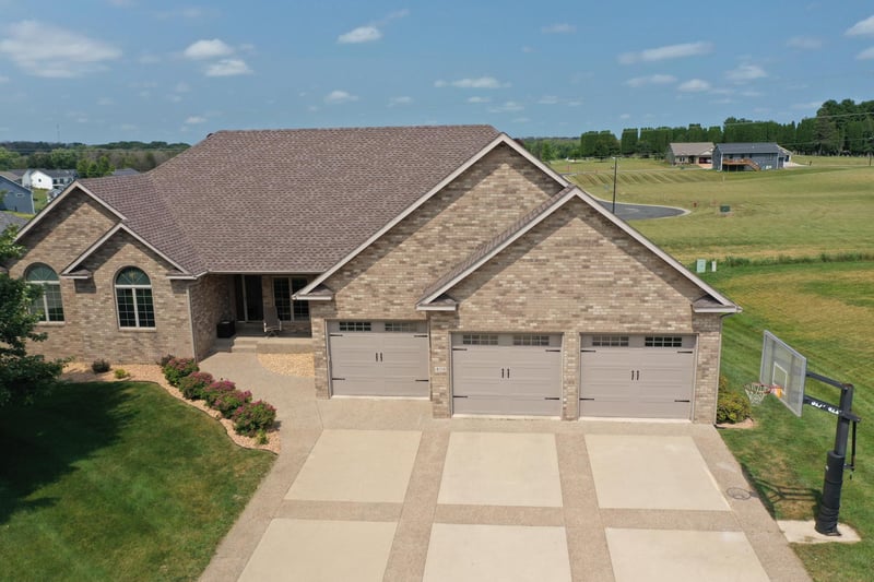 408 9th St NW, Dodge Center, MN 55927
