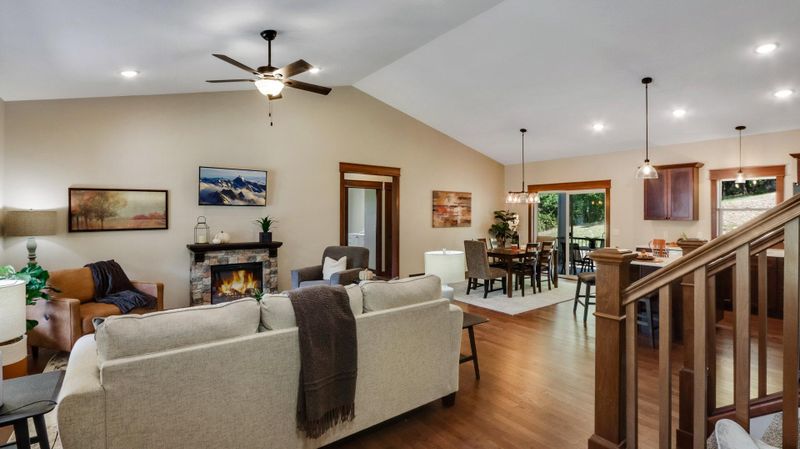 4715 Oakwood Hills Pw, Eau Claire, WI 54701