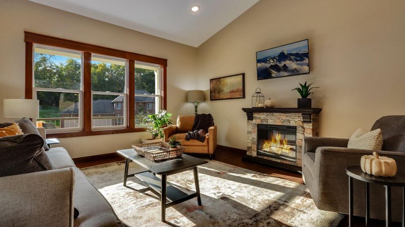 4715 Oakwood Hills Pw, Eau Claire, WI 54701