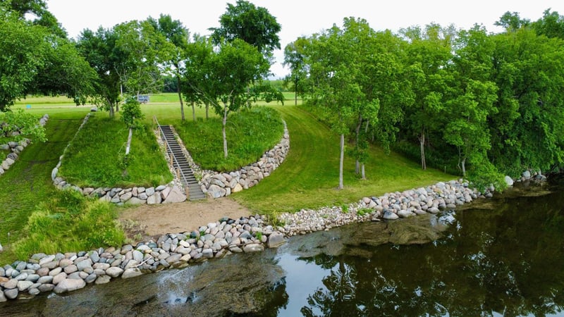 83871 Nilson Dr, Clinton, MN 56225