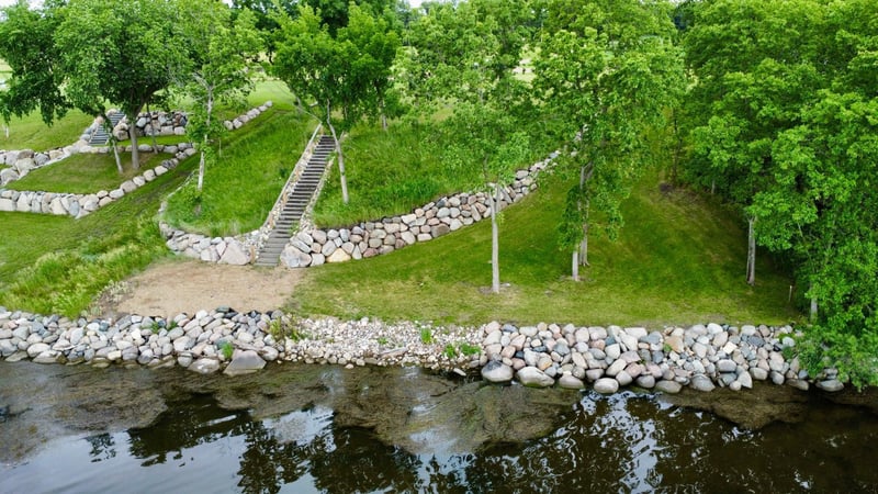 83871 Nilson Dr, Clinton, MN 56225
