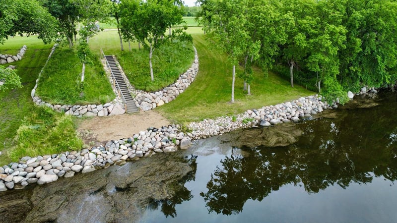 83871 Nilson Dr, Clinton, MN 56225