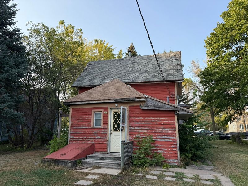 216 3rd St NW, New Richland, MN 56072