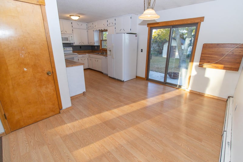 511 Western St, New Munich, MN 56356