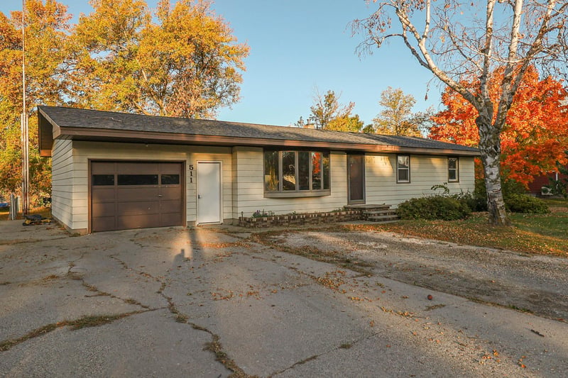511 Western St, New Munich, MN 56356