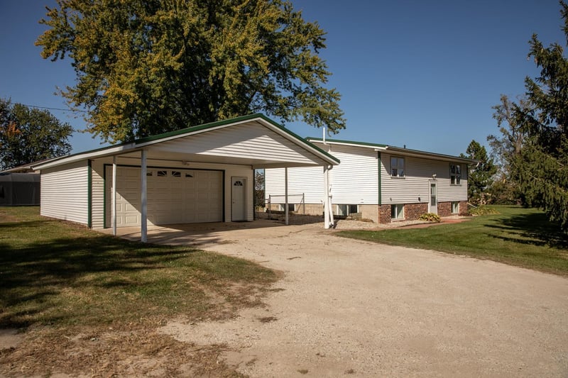 114 Circle Dr, Fountain, MN 55935