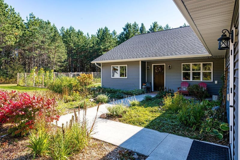 6716 Haugen Ln, Duluth, MN 55803