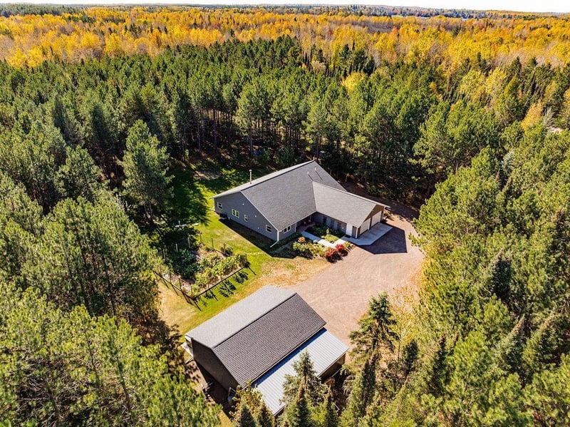6716 Haugen Ln, Duluth, MN 55803