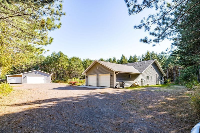 6716 Haugen Ln, Duluth, MN 55803