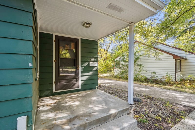 847 Lower Johnson Cir, Saint Peter, MN 56082