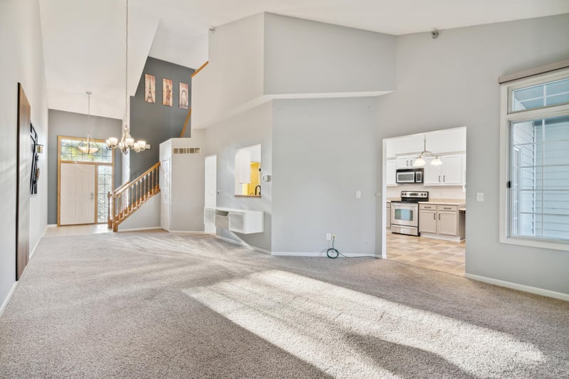 2543 Stockbridge Rd, Eagan, MN 55120