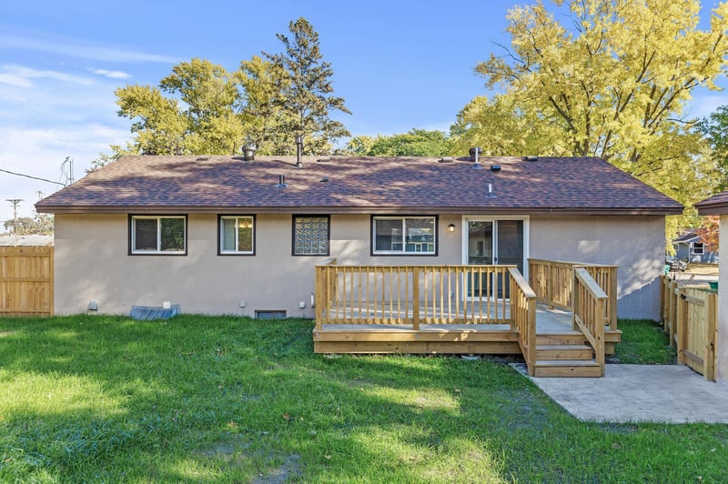 6237 Lee Ave N, Brooklyn Center, MN 55429