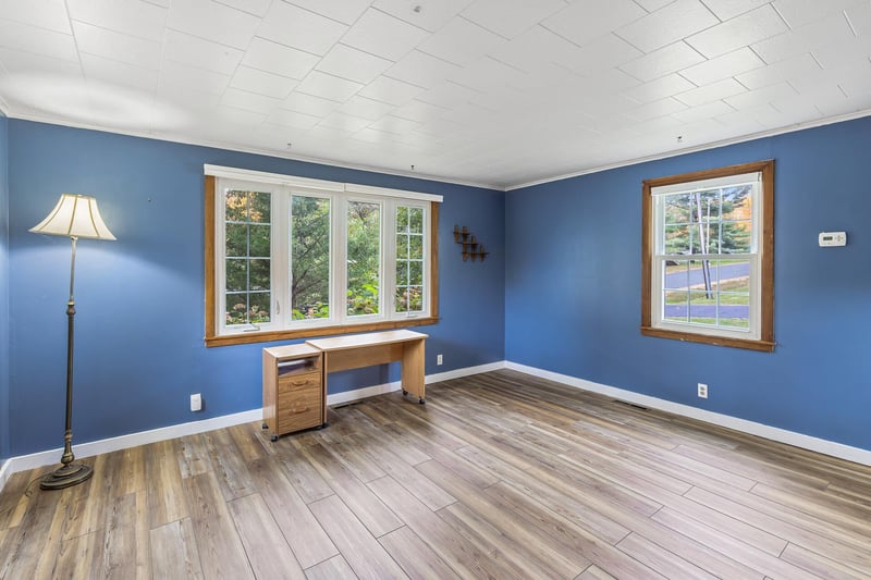 448 West St, Taylors Falls, MN 55084
