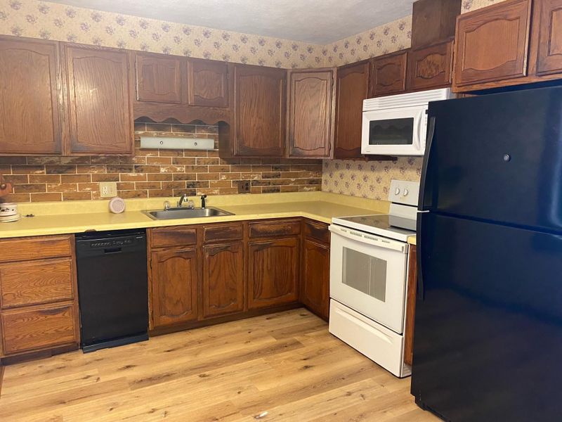 322 Wyandotte Rd, Hoyt Lakes, MN 55750