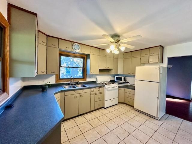 207 1st St SE, Eitzen, MN 55931