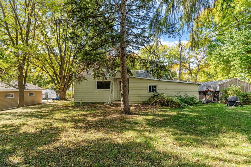 231 3rd St N, Winsted, MN 55395