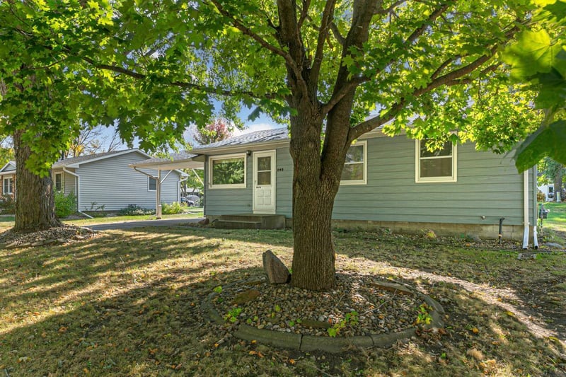 305 Linda Dr, Eagle Lake, MN 56024