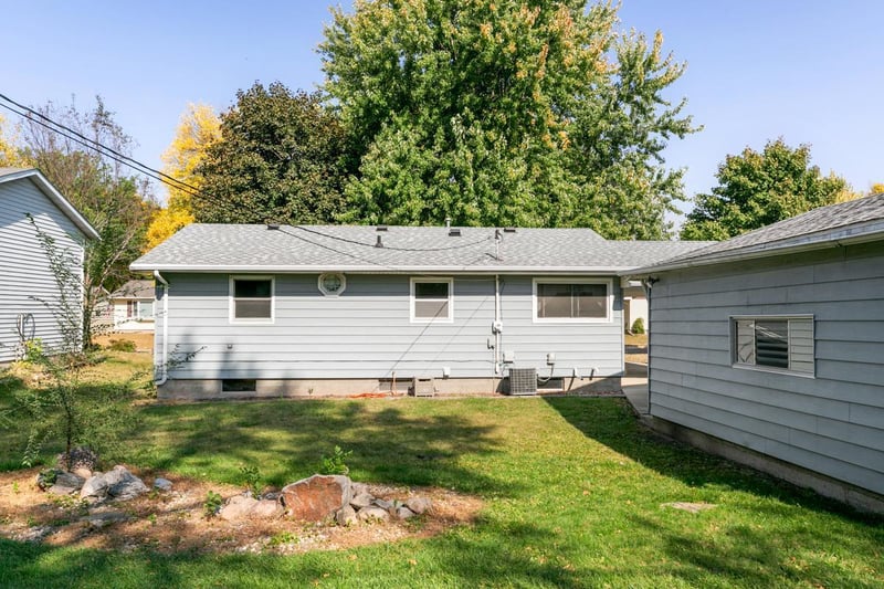 305 Linda Dr, Eagle Lake, MN 56024
