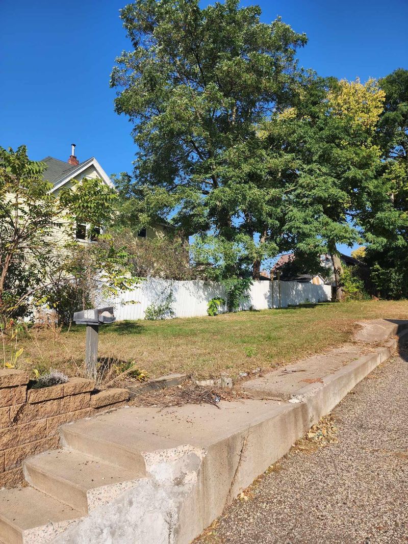 826 Main St, Eau Claire, WI 54701