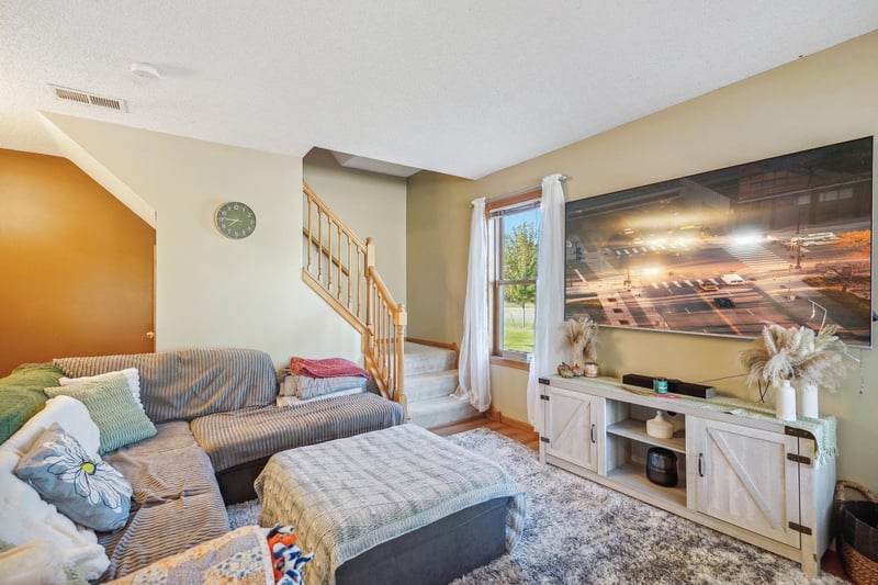 903 Serenity Cir, Norwood Young America, MN 55397
