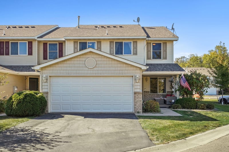 903 Serenity Cir, Norwood Young America, MN 55397