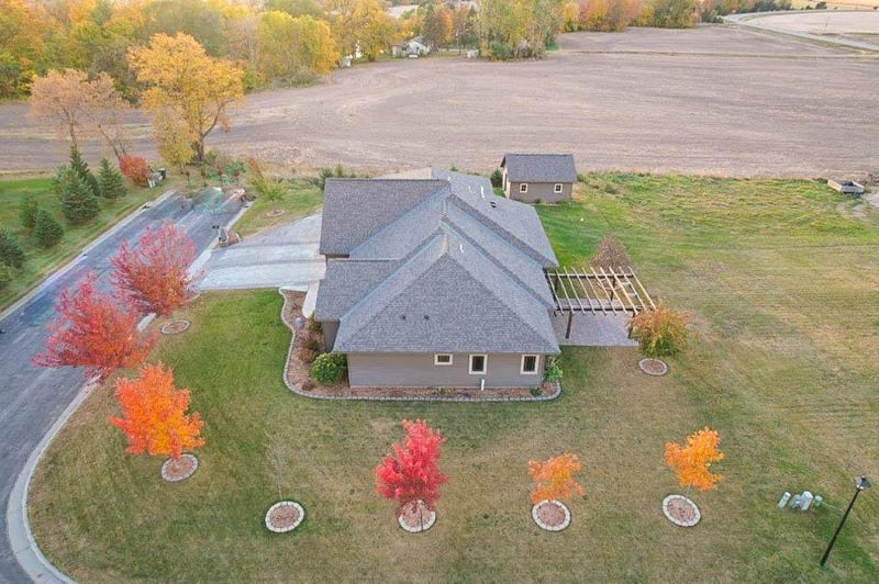 505 8th St NW, Melrose, MN 56352