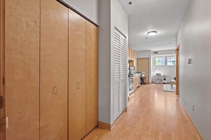 2900 University Ave SE #201, Minneapolis, MN 55414