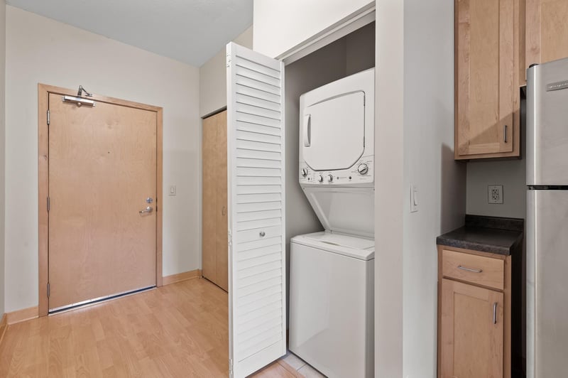 2900 University Ave SE #201, Minneapolis, MN 55414