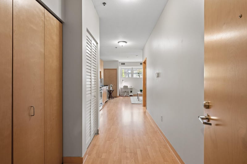 2900 University Ave SE #201, Minneapolis, MN 55414