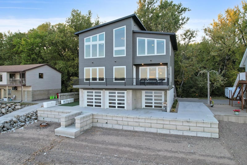 700 Central Point Rd, Lake City, MN 55041
