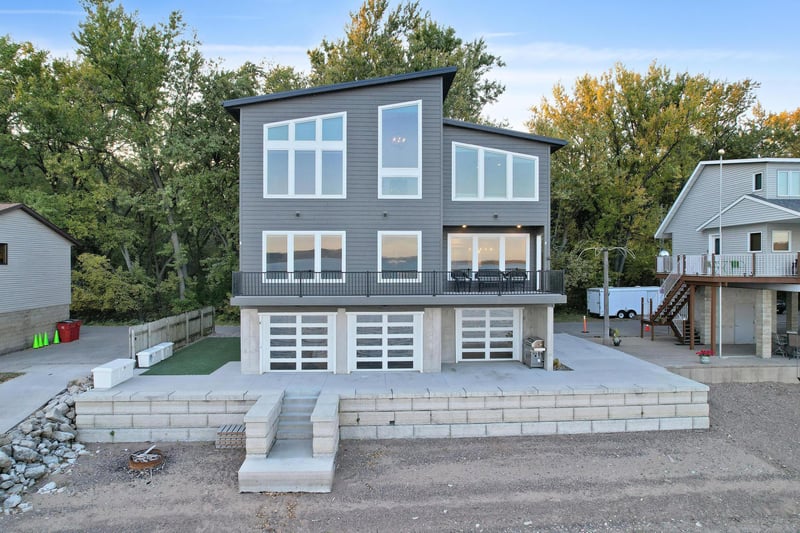 700 Central Point Rd, Lake City, MN 55041
