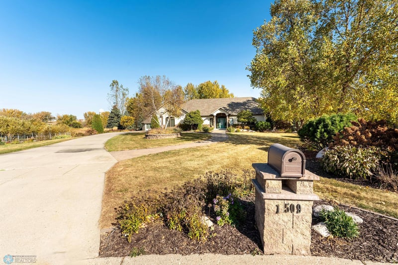 1509 Opperman Bay Ct, Fergus Falls, MN 56537