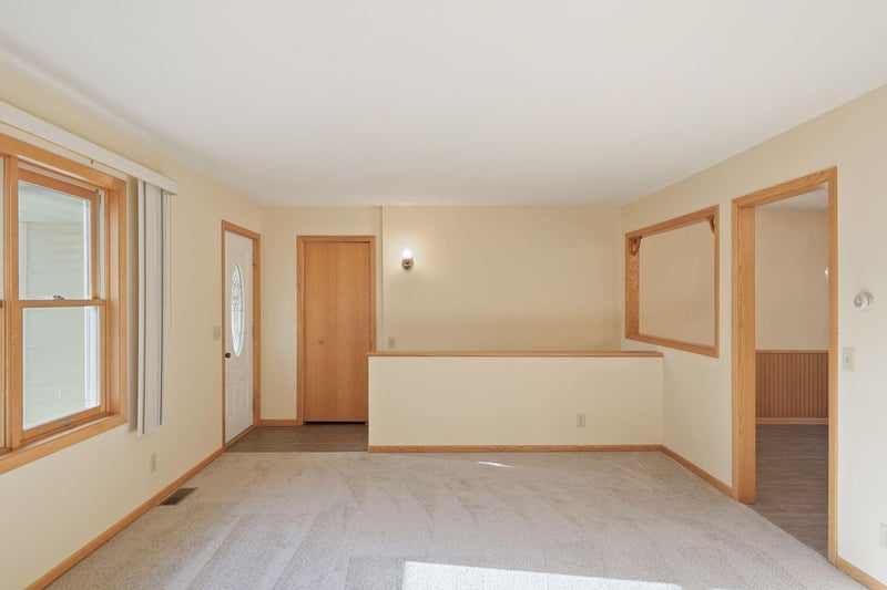 135 Sunset Dr, Henderson, MN 56044