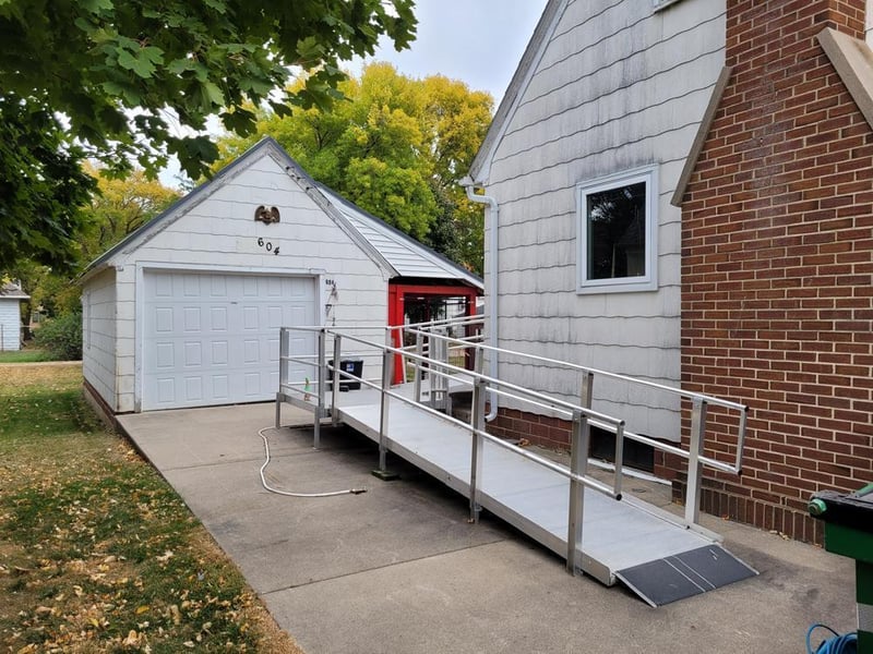 604 Park St S, Fairfax, MN 55332