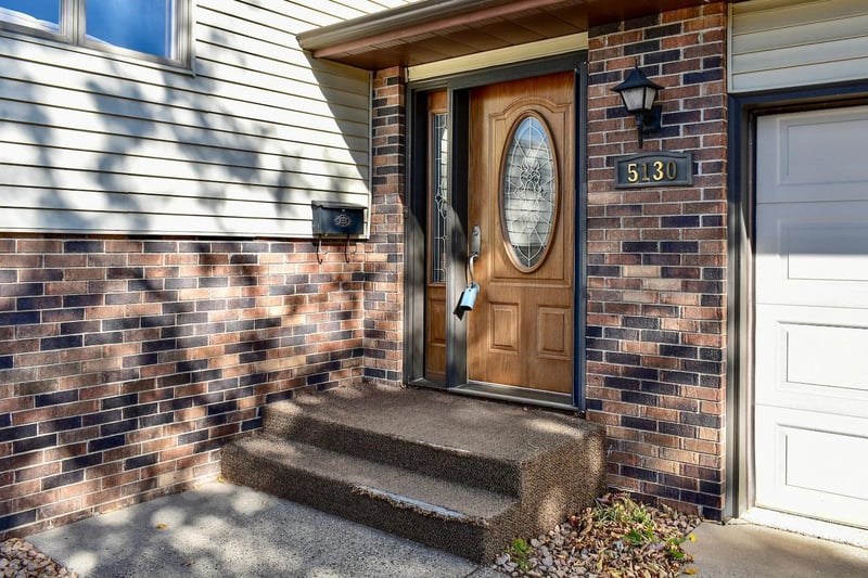 5130 W 7th Pl, Goodview, MN 55987