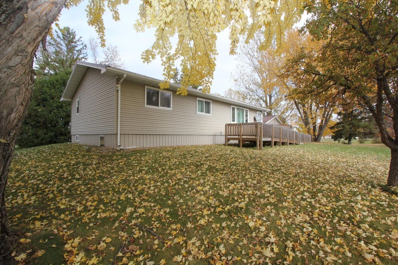 222 E Woodrow St, Grygla, MN 56727