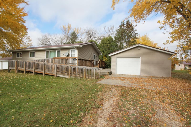 222 E Woodrow St, Grygla, MN 56727