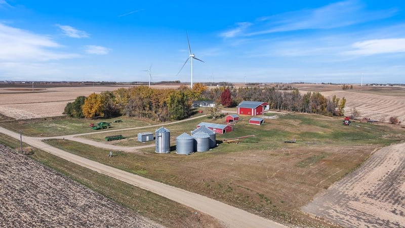 1634 300th St, Hendricks, MN 56136