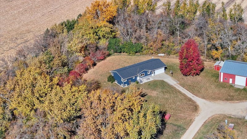 1634 300th St, Hendricks, MN 56136