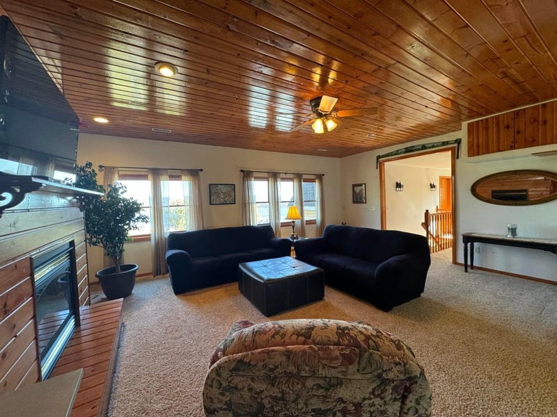 208 Adams St, Brownsville, MN 55919