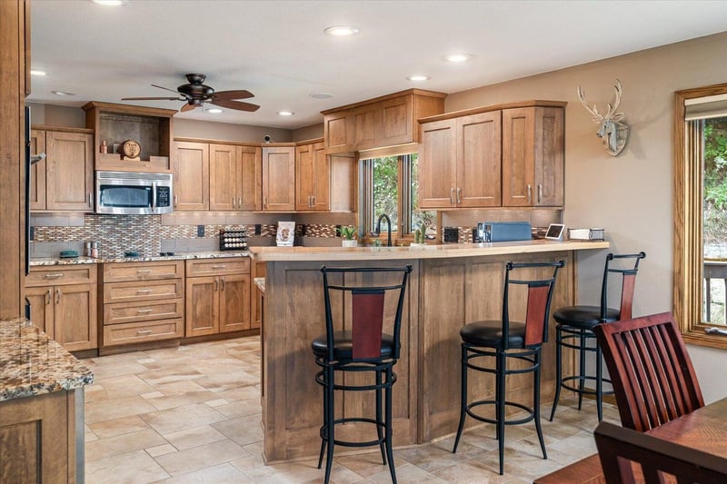 30784 Old Hickory Ln, La Crescent, MN 55947