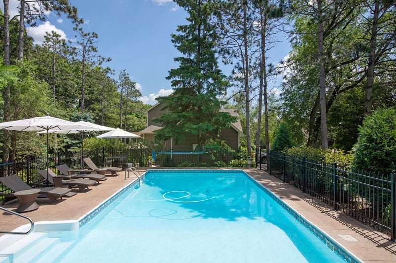 8846 Pheasant Run Rd, Woodbury, MN 55125
