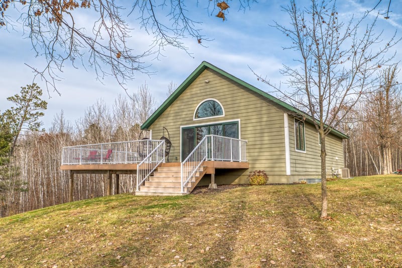 9741 Quetzal Dr, Solway, MN 56678