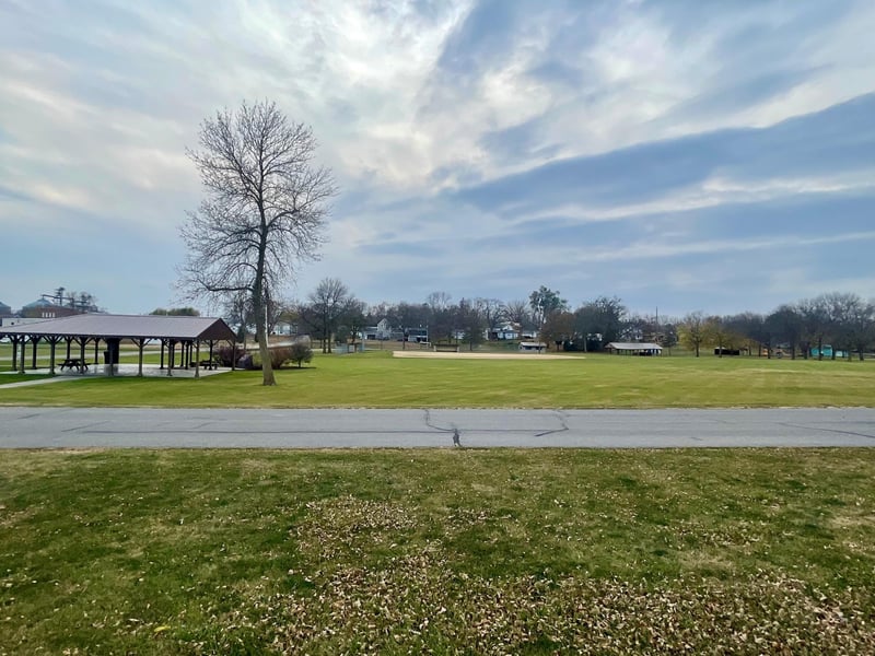 321 N Park Dr, Morton, MN 56270