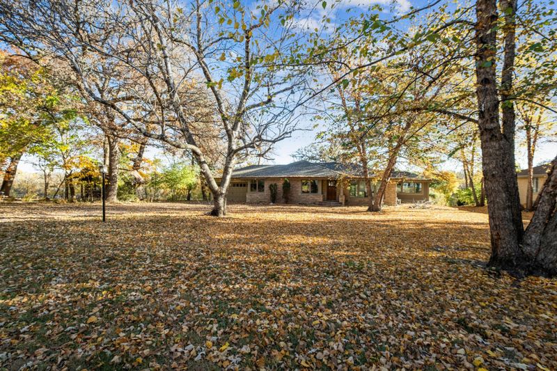 8440 Riverview Ln, Brooklyn Park, MN 55444