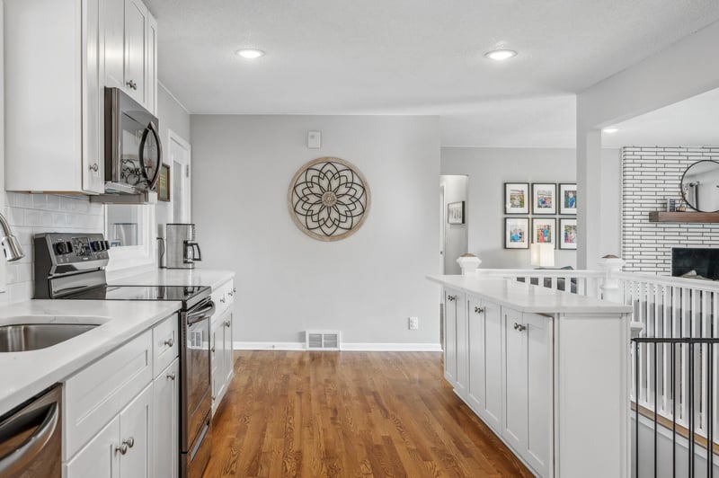 100 Dakota Ave S, Golden Valley, MN 55416