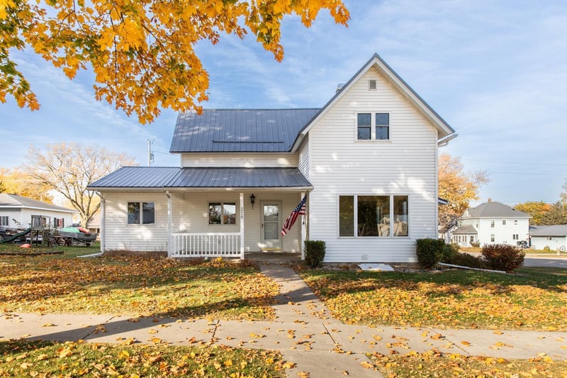 218 Main St, Fountain, MN 55935